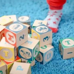 Mr. Dendro ? Houten Blokken ABC Met Opbergzak - Engels - Houten Speelgoed 2 Jaar 11 Mr. Dendro ? Houten Blokken ABC Met Opbergzak - Engels - Houten Speelgoed 2 Jaar -duurzamer-speelgoed Verkoop 550x268 1