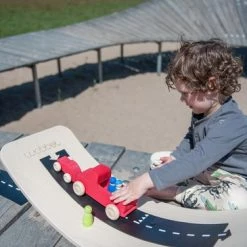 Wobbel Original Zwart - Blank Gelakt Houten Balance Board Van 90 Cm Met Zwart Wolvilt -duurzamer-speelgoed Verkoop 550x365 11