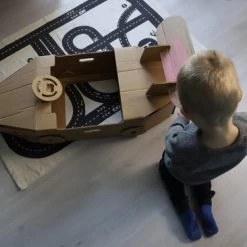 Kartonnen Speelauto - Sinterklaas Cadeau - Hobbykarton - KarTent -duurzamer-speelgoed Verkoop 550x366 140