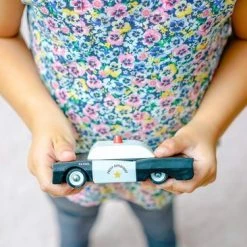 Mr. Dendro - Politie Auto - Grote Speelgoedauto 12,5cm - Houten Speelgoed Auto Vanaf 3 Jaar 13 Mr. Dendro - Politie Auto - Grote Speelgoedauto 12,5cm - Houten Speelgoed Auto Vanaf 3 Jaar -duurzamer-speelgoed Verkoop 550x366 56