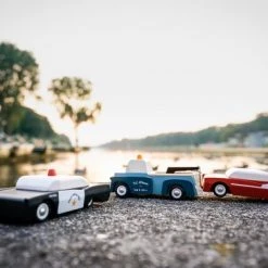 Mr. Dendro - Politie Auto - Grote Speelgoedauto 12,5cm - Houten Speelgoed Auto Vanaf 3 Jaar 14 Mr. Dendro - Politie Auto - Grote Speelgoedauto 12,5cm - Houten Speelgoed Auto Vanaf 3 Jaar -duurzamer-speelgoed Verkoop 550x366 57