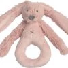 Happy Horse Konijn Richie Rammelaar - Oudroze - Baby Cadeau -duurzamer-speelgoed Verkoop 550x391 8