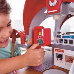 Hape - Grand City Station - Houten Treinset -duurzamer-speelgoed Verkoop 550x392 7