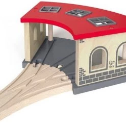 Hape Big Engine Shed E3704 -duurzamer-speelgoed Verkoop 550x401 9