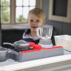 Backyard Discovery Spring Cottage - Houten Speelhuisje Met Speelkeukentje, Deurbel, Brievenbus, Krijtbord, Bloembak En Kunststof Groentes - Speelhuis Voor De Tuin / Buiten 29 Backyard Discovery Spring Cottage - Houten Speelhuisje Met Speelkeukentje, Deurbel, Brievenbus, Krijtbord, Bloembak En Kunststof Groentes - Speelhuis Voor De Tuin / Buiten -duurzamer-speelgoed Verkoop 550x550 102