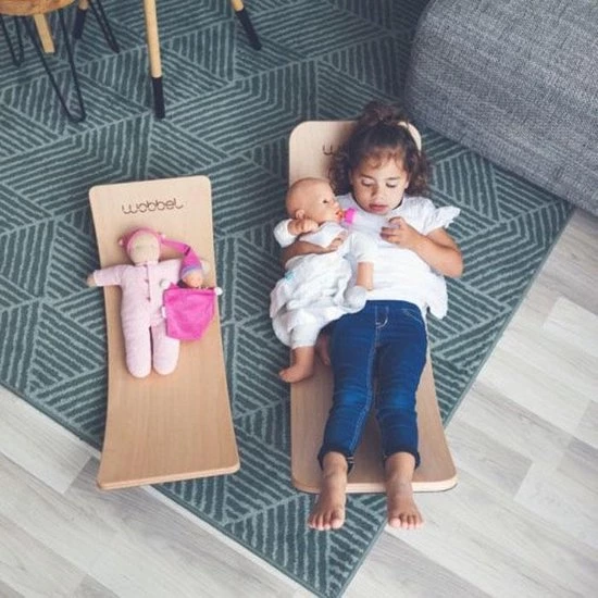 Wobbel Starter Zonder Vilt - Houten Balance Board Van 70 Centimeter - Geschikt Voor 0 Tot 3 Jaar 6 Wobbel Starter Zonder Vilt - Houten Balance Board Van 70 Centimeter - Geschikt Voor 0 Tot 3 Jaar - Afbeelding 4
