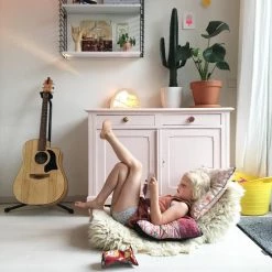 Wobbel Original Zwart - Blank Gelakt Houten Balance Board Van 90 Cm Met Zwart Wolvilt -duurzamer-speelgoed Verkoop 550x550 401