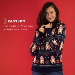 JAP Christmas JAP Foute Kersttrui - Beer Met Geschenk - Kerstcadeau Volwassenen - Dames En Heren - Kerst - M - Donker Blauw -duurzamer-speelgoed Verkoop 550x550 697