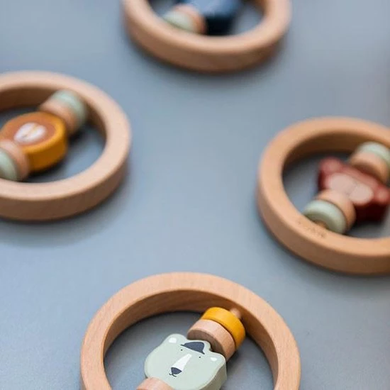 Trixie - Houten Ronde Rammelaar 6 Trixie - Houten Ronde Rammelaar - Afbeelding 4