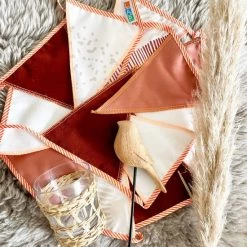 L.A.P. Atelier Vlaggenlijn Terra | 7,5 Meter | Stoffen Vlaggetjes | Duurzaam & Handgemaakt | Terracotta Oranje Wit -duurzamer-speelgoed Verkoop 550x550 797