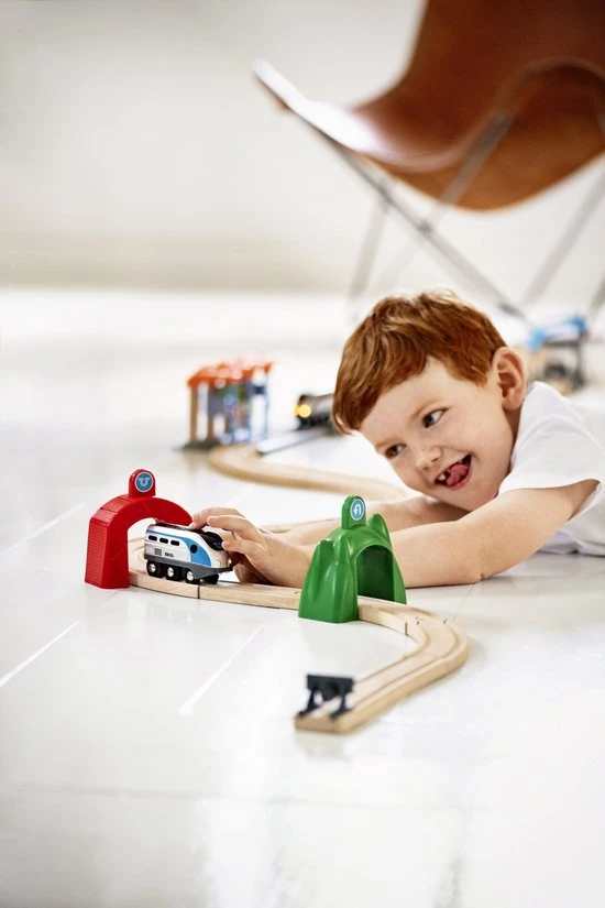 BRIO Smart Tech Engine - Locomotief Met 2 Actietunnels - 33834 13 BRIO Smart Tech Engine - Locomotief Met 2 Actietunnels - 33834 - Afbeelding 11